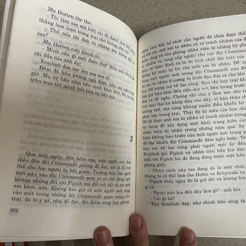 TRẦN TRỤI GIỮA BẦY SÓI – Bruno Apich 746086