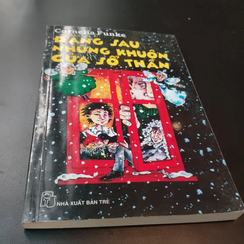 Đằng sau những ô cửa sổ thần - Cornelia Funke 733593