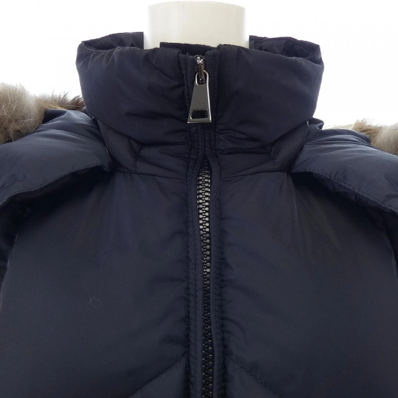 Áo khoác lông vũ MONCLER ROELAN 630345