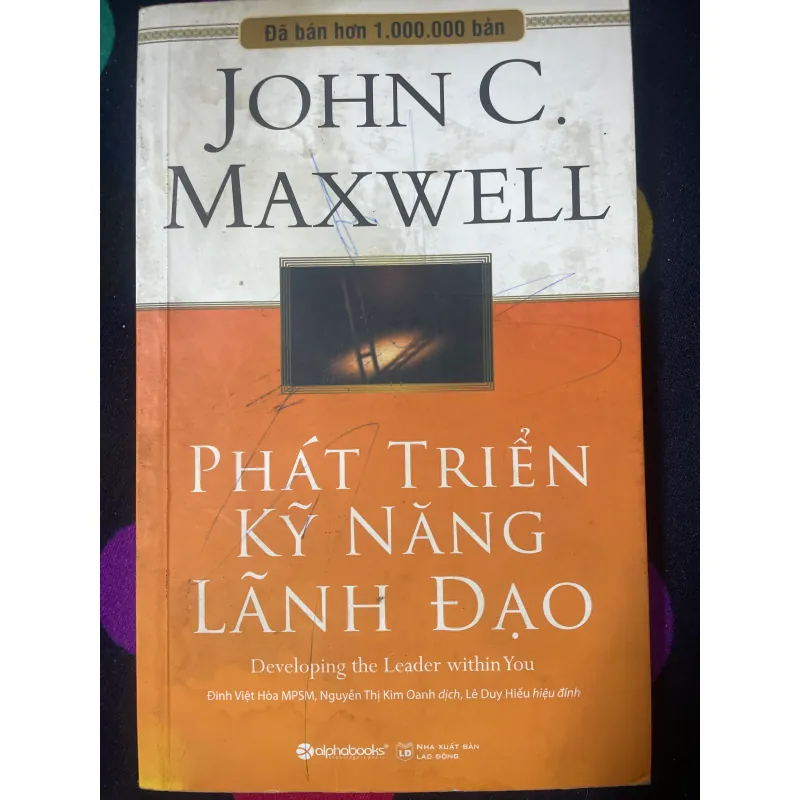 Sách Phát Triển Kỹ Năng Lãnh Đạo - John C. Maxwell mới 90% 1036018
