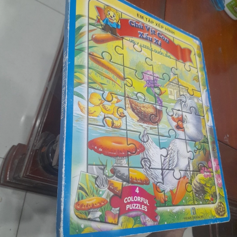 URLY LITTLE DUCKLING - Chú Vịt con xấu xí (bộ sách em tập xếp hình) 505564