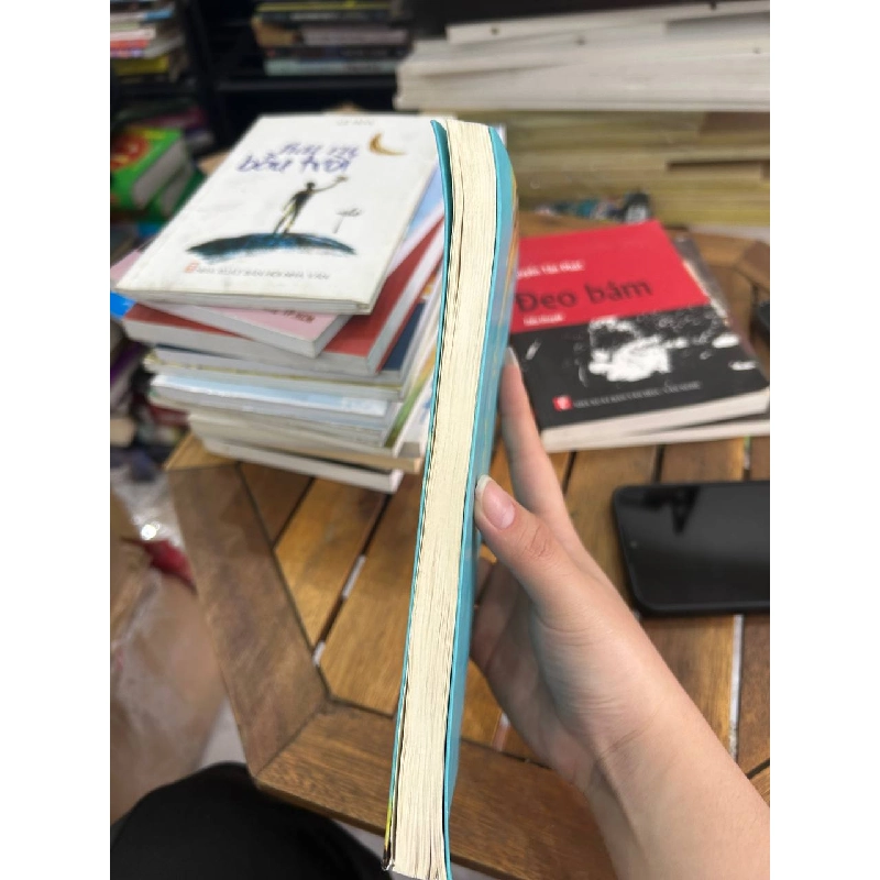 Mây vẫn bay trên bầu trời thành phố - Hồ Huy Sơn - Hồ Huy Sơn 961020