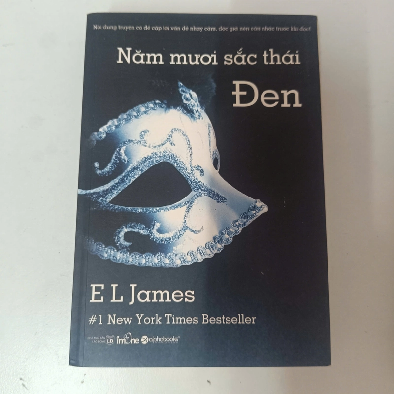 Năm mươi sắc thái (trọn bộ ba tập - Xám, Đen, Tự do) - E L James 543610