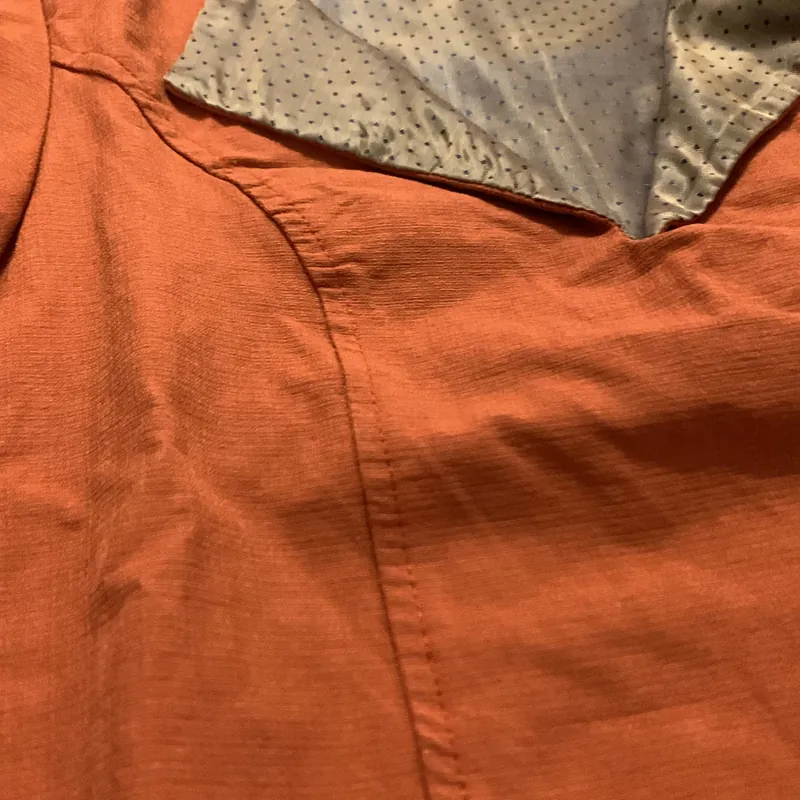 Áo kiểu nữa form dài may hai lớp mới 100% size xs màu cam đất  729199