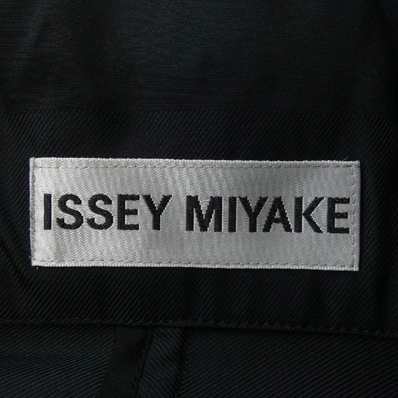 Áo khoác lông vũ ISSEY MIYAKE 637875