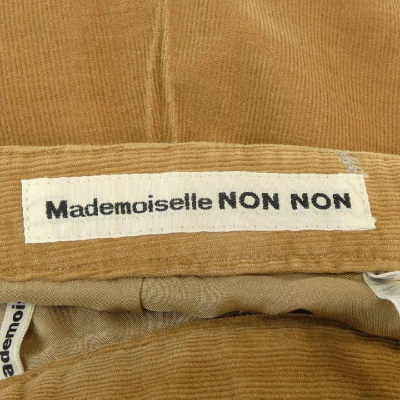 Cô gái không tên MADEMOISELLE NONNON chân váy 649533