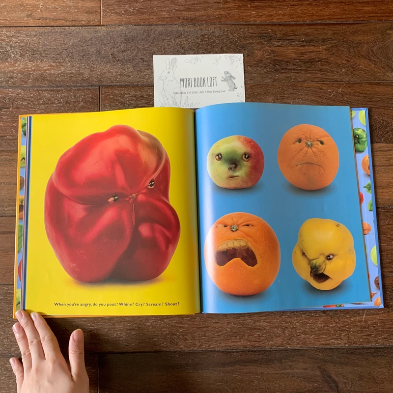 Sách tranh tiếng anh How Are You Peeling? Foods with Moods, Used, Bìa cứng 478728