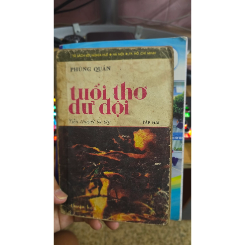 Tuổi thơ dữ đội - Phùng Quán 455194