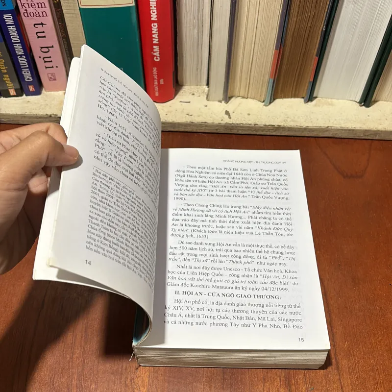 Chữ Ký Tác Giả - Thành Phố Cổ Hội An_Đất Và Người - Hoàng Hương Việt, Trương Duy Hy - 2014 746049
