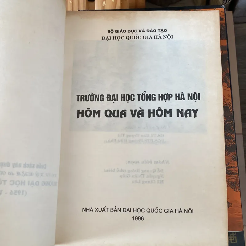 TRƯỜNG ĐẠI HỌC TỔNG HỢP HÀ NỘI, Hôm qua và hôm nay (XB 1996) 760367