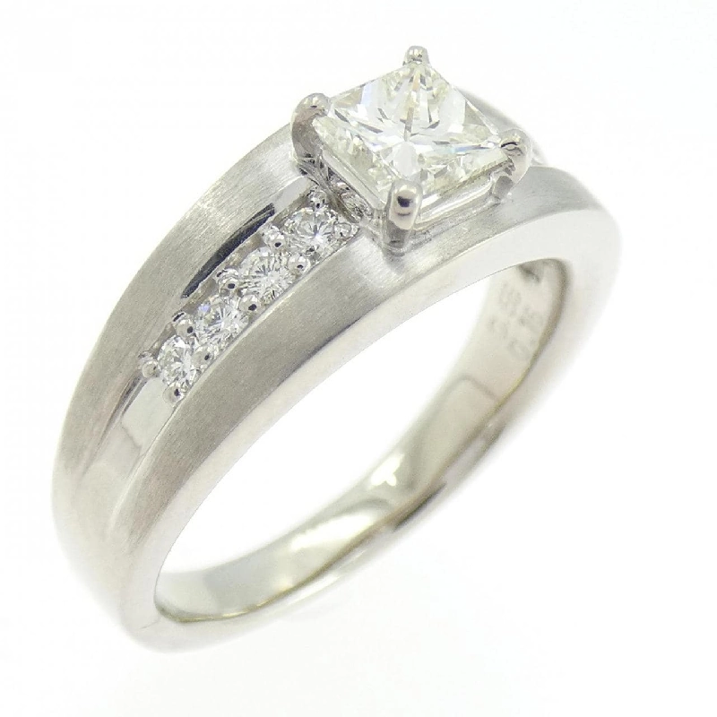 Nhẫn kim cương PT900 0.56CT 668271