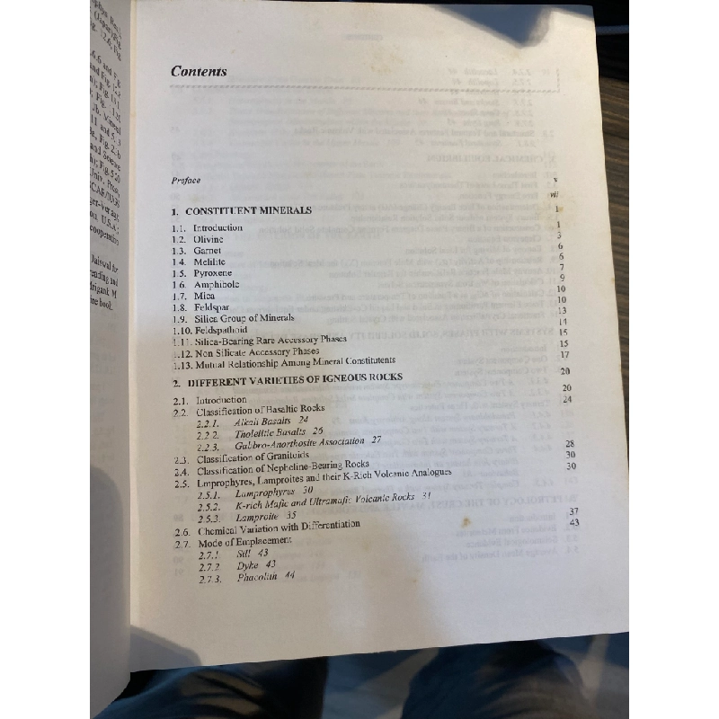 Petrology and Genetics of Igneous Rocks - Alok K. Gupta 449172