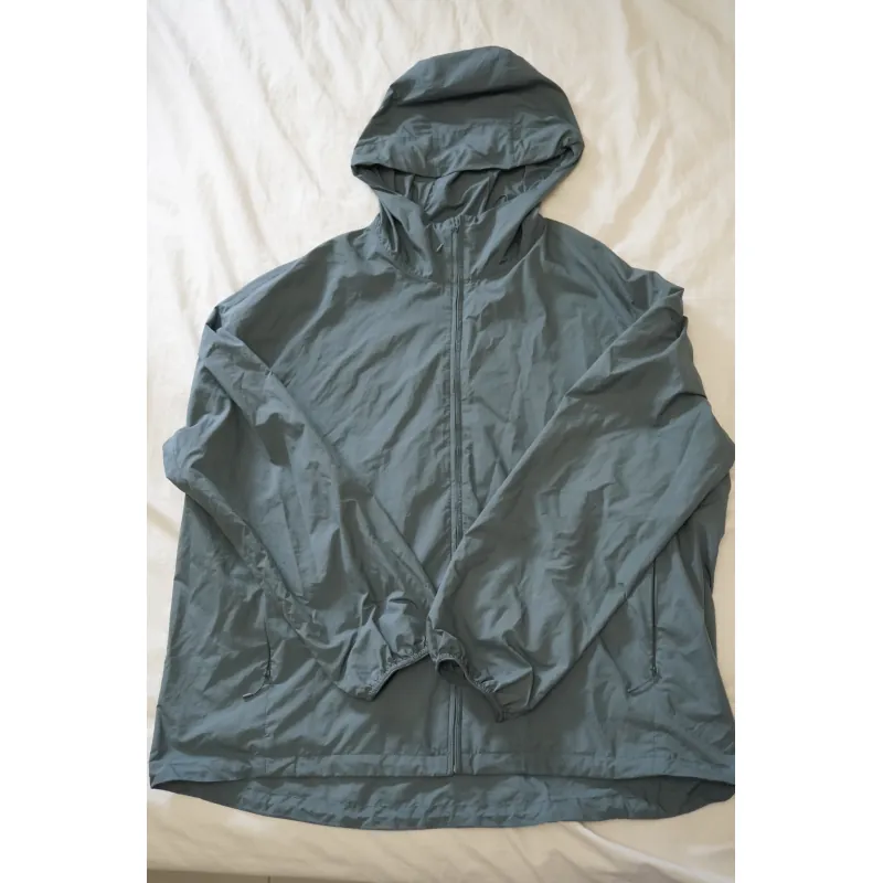Áo gió Uniqlo Size L - chống tia UV gấp gọn 680983