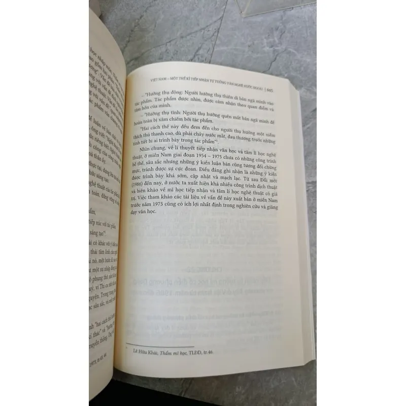 VIỆT NAM MỘT THẾ KỈ TIẾP NHẬN TƯ TƯỞNG VĂN NGHỆ NƯỚC NGOÀI - LÃ NGUYÊN 789744