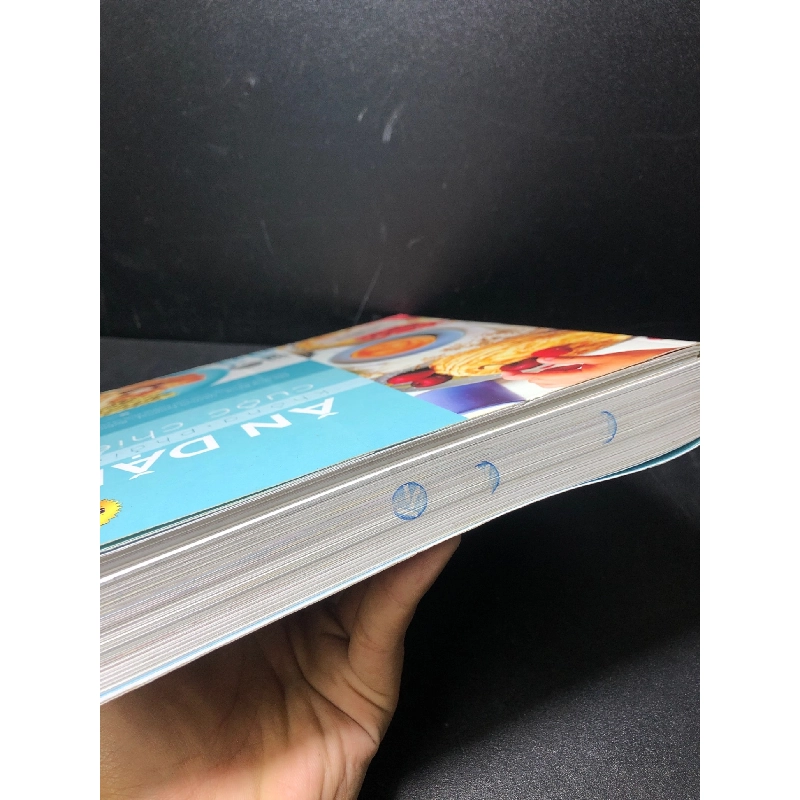 Ăn dặm không phải là cuộc chiến 2022 Mẹ Ong Bông bung gáy, có mọc nxb, bẩn bìa new 70% HCM0301 chăm con 912765