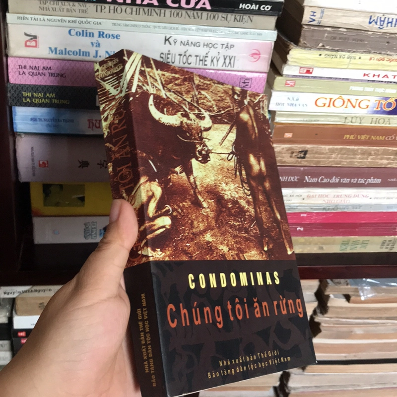 CHÚNG TÔI ĂN RỪNG (Bản đặc biệt, có chữ ký của Tác giả) 502236