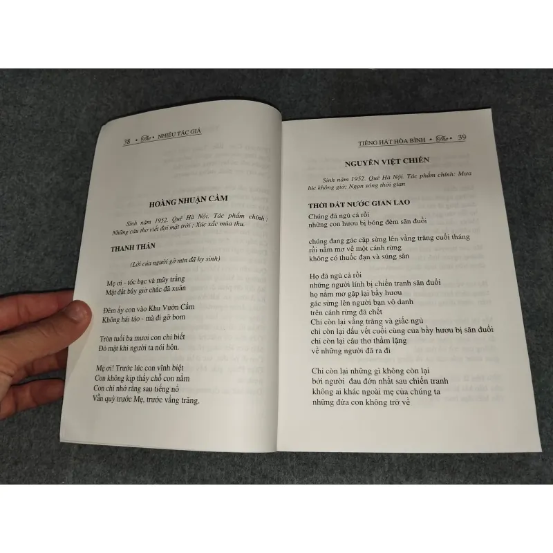 TIẾNG HÁT HOÀ BÌNH (THƠ) 729332