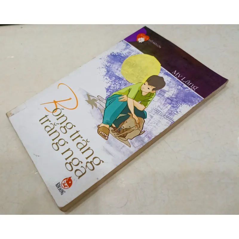 Bóng trăng trắng ngà 🌻 936504