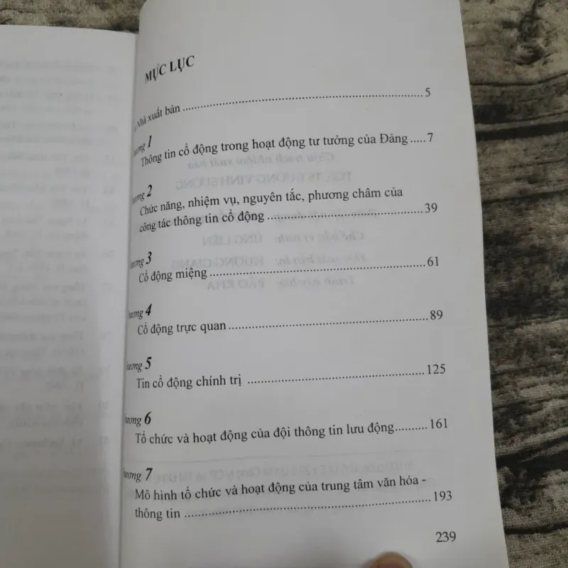 Giáo trình Thông tin Cổ động. Chủ biên PGS Tiến sỹ Hoàng Quốc Bảo - Học viện Báo Chí  750704