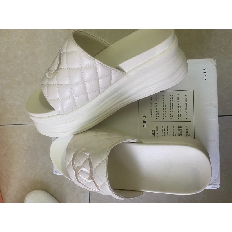 Dép quai thêu trần bông cao 7cm 524535