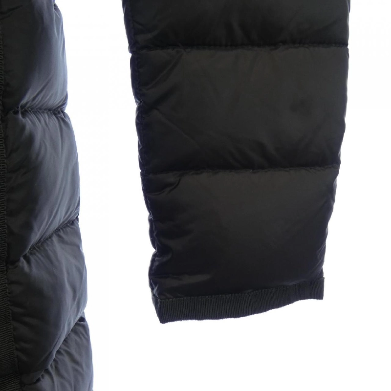 Áo khoác lông vũ MONCLER 642103