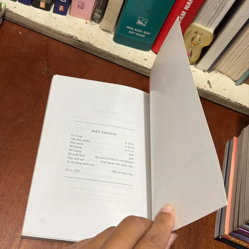 II Truyện Và Ký: Biển Thương - Nguyễn Thị Thu Sương - 2012 785623