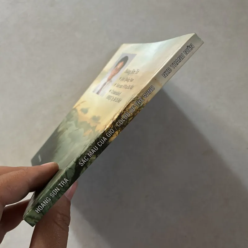Sắc màu của gió - Hoàng Sơn Trà (Song ngữ) 800949