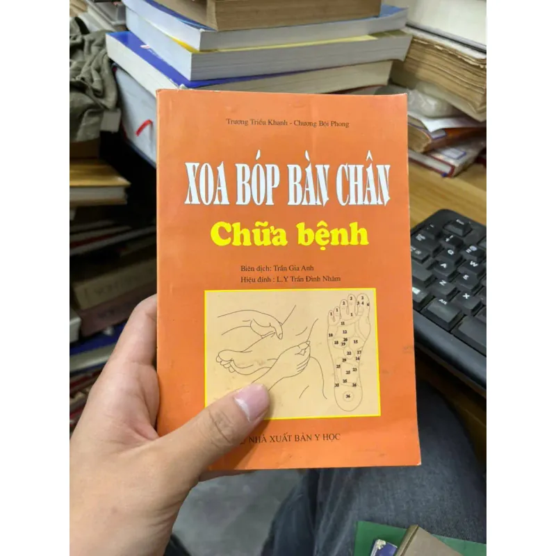 Xoa bóp bàn chân chữa bệnh [SV1] 713576