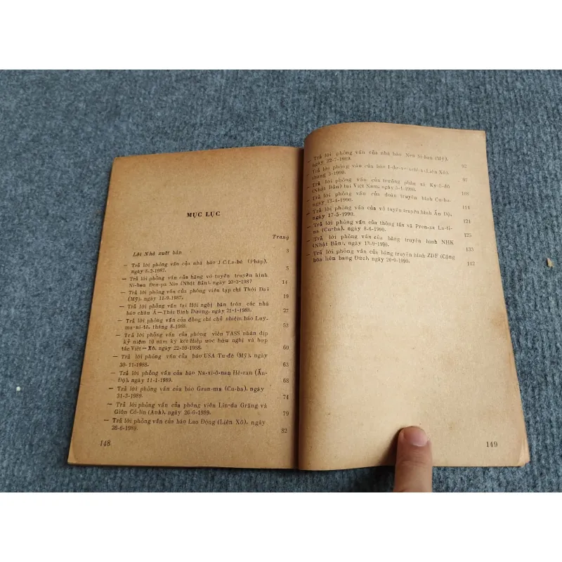 TRẢ LỜI CÁC NHÀ BÁO NƯỚC NGOÀI - NGUYỄN VĂN LINH 701928