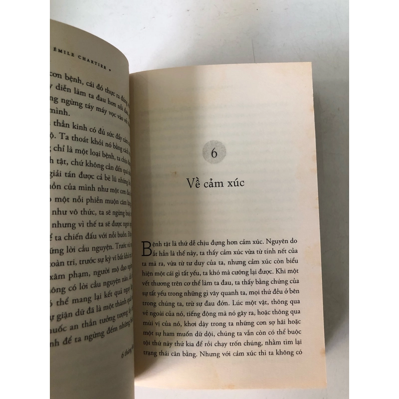 Alain nói về hạnh phúc - Emile Chartier (bản in đầu 2012, ố cạnh, còn đẹp) 359438