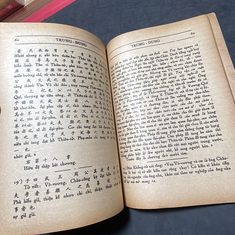 Tứ thơ đại học trung dung Đoàn Trung Còn 317519