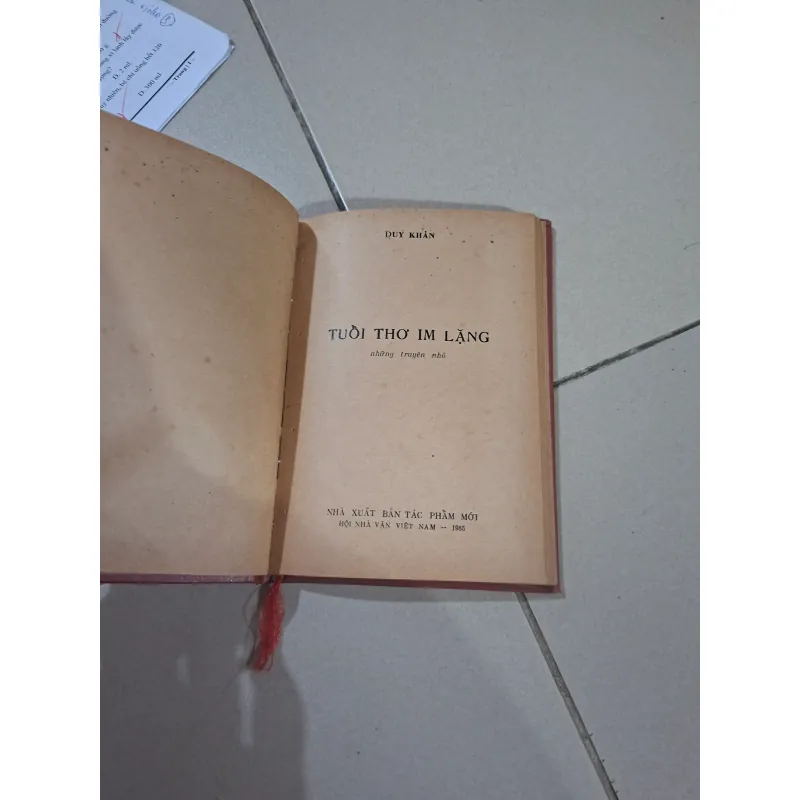 Tuổi thơ im lặng  1002543