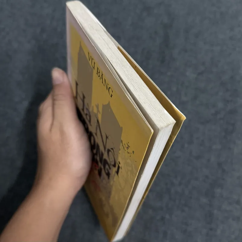 Hà Nội trong cơn lốc - Vũ Bằng 761033