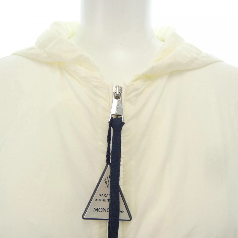 【Khuyến mãi】Áo khoác MONCLER 642225