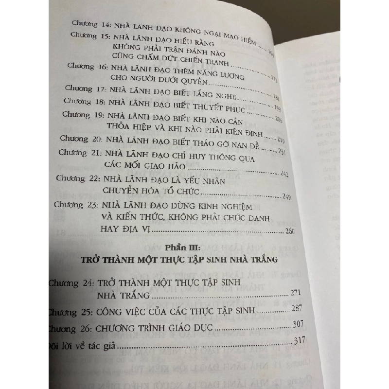 NHỮNG BÀI HỌC LÃNH ĐẠO TỪ CÁC THỰC TẬP SINH NHÀ TRẮNG-Tác giả: Charles P.Garcia (NXB McGraw-Hill) -NXB Tổng Hợp Tp HCM- Năm xb 2010 446354
