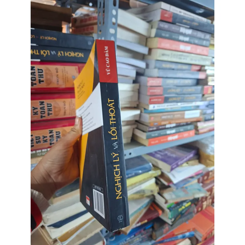 Nghịch lý và lối thoát 790883