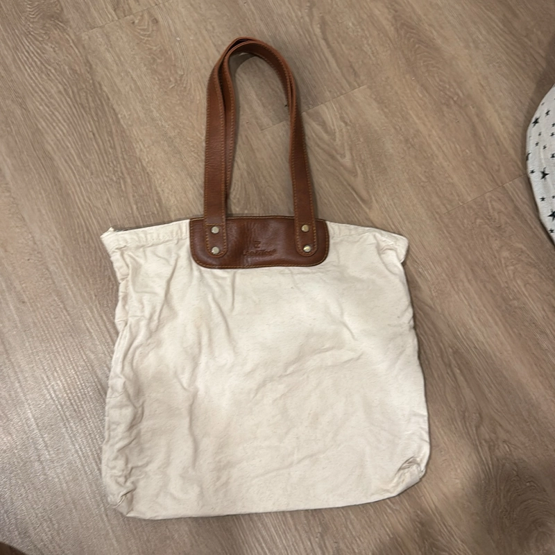 Túi tote Lee & Tee có khoá kéo, dây da 528994