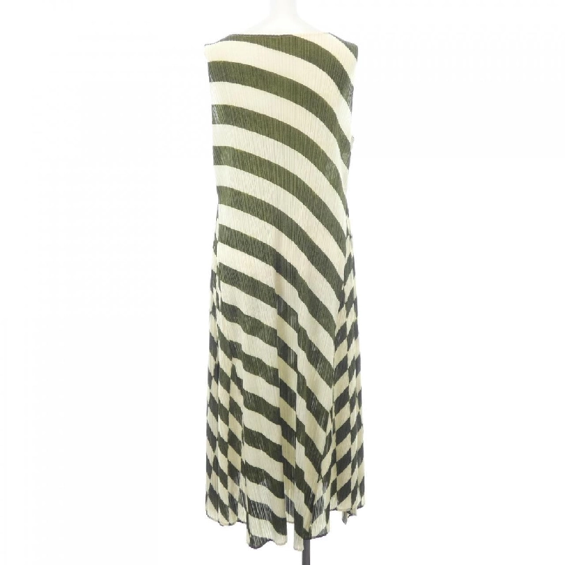 Pleats Please 2013 Họa tiết ô vuông PP31-JH814 7568052 Váy 647339