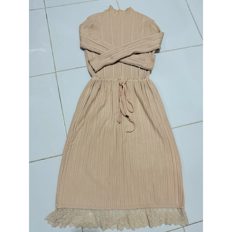 Đầm len Body màu be mới freesize ( chưa mặc ) 442696
