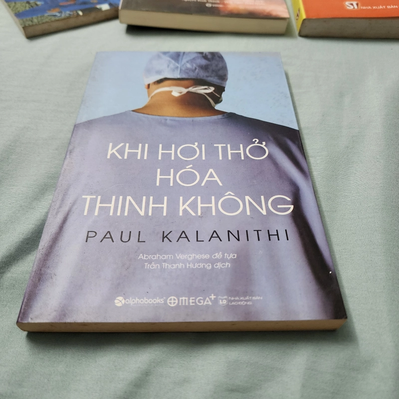 Khi hơi thở hóa thinh không | Paul Kalanithi 498490