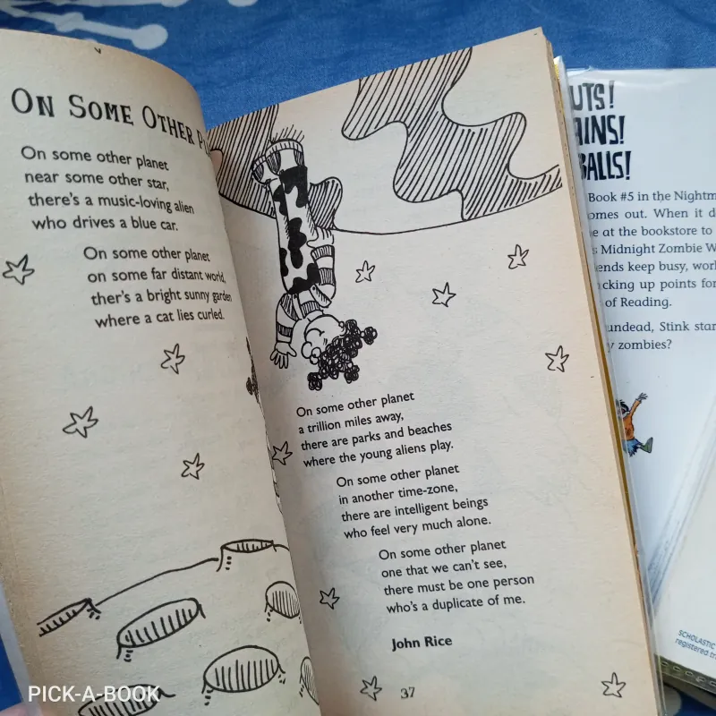 Combo 3 truyện và thơ giải trí luyện đọc Tiếng Anh về zombie, vũ trụ và gấu 711896