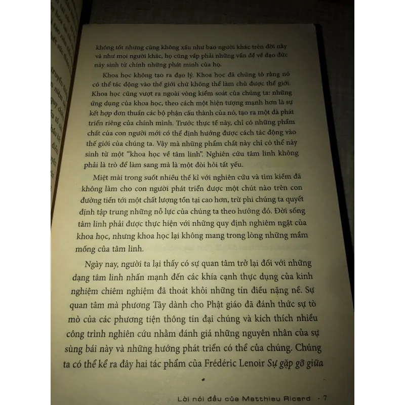 Cái vô hạn trong lòng bàn tay từ big bang đến giác ngộ  994851