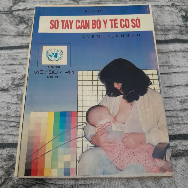 Sổ tay cán bộ y tế cơ sở. Bộ Y Tế năm 1992 707569