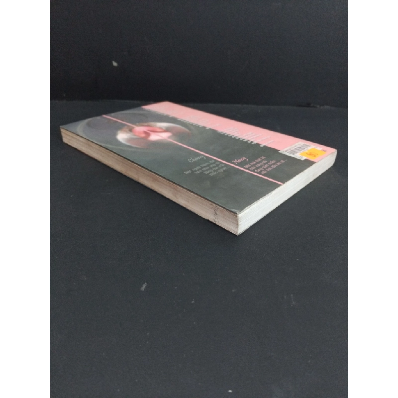 Cocktail cho tình yêu mới 80% bẩn bìa, ố, tróc gáy 2008 HCM2811 Trần Thu Trang VĂN HỌC 470946