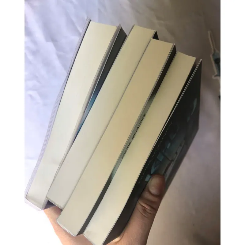 Sách của Freida McFadden: Bạn trai, Khu D, Sau cánh cửa khóa kín, Tù nhân 1002666