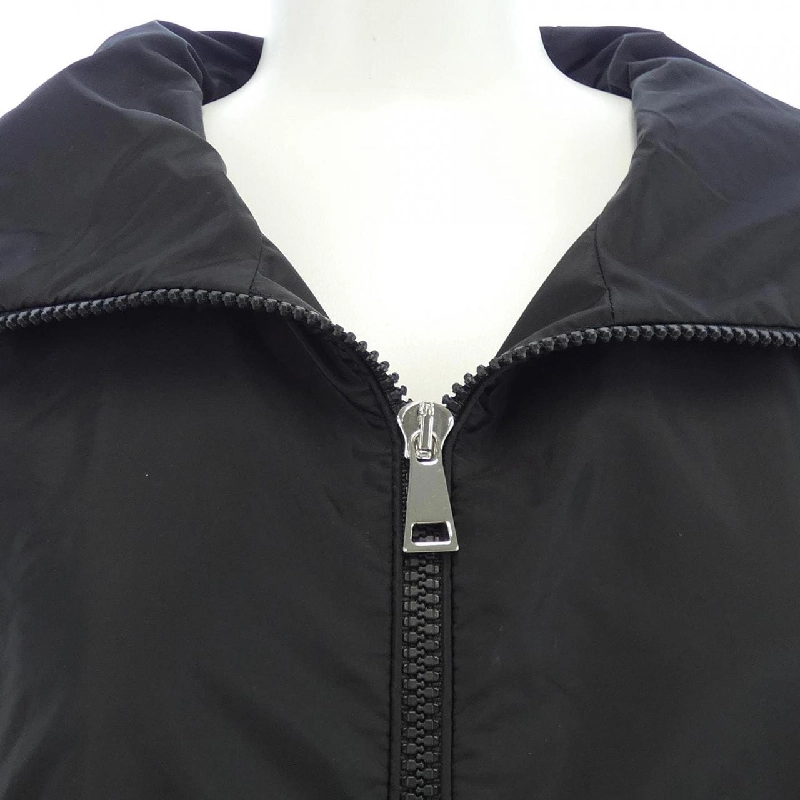 Áo khoác MONCLER 635200