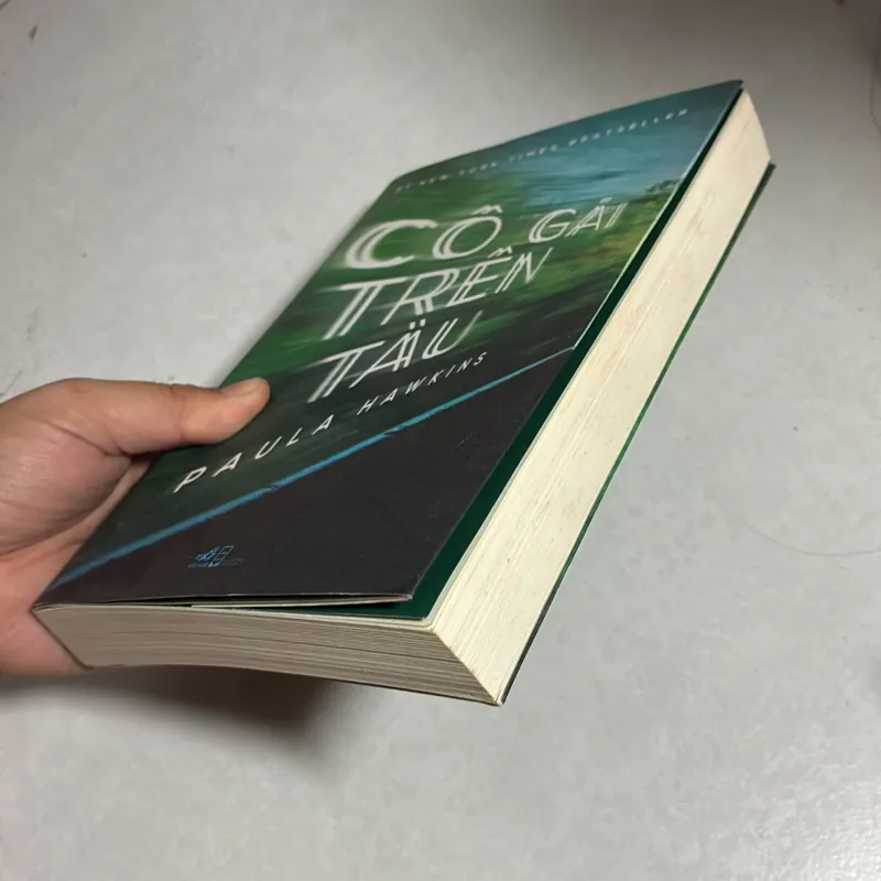 Cô gái trên tàu 567880