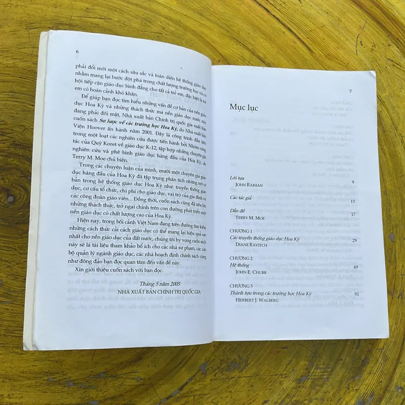 SƠ LƯỢC VỀ CÁC TRƯỜNG HỌC HOA KỲ - TERRY M. MOE 796798