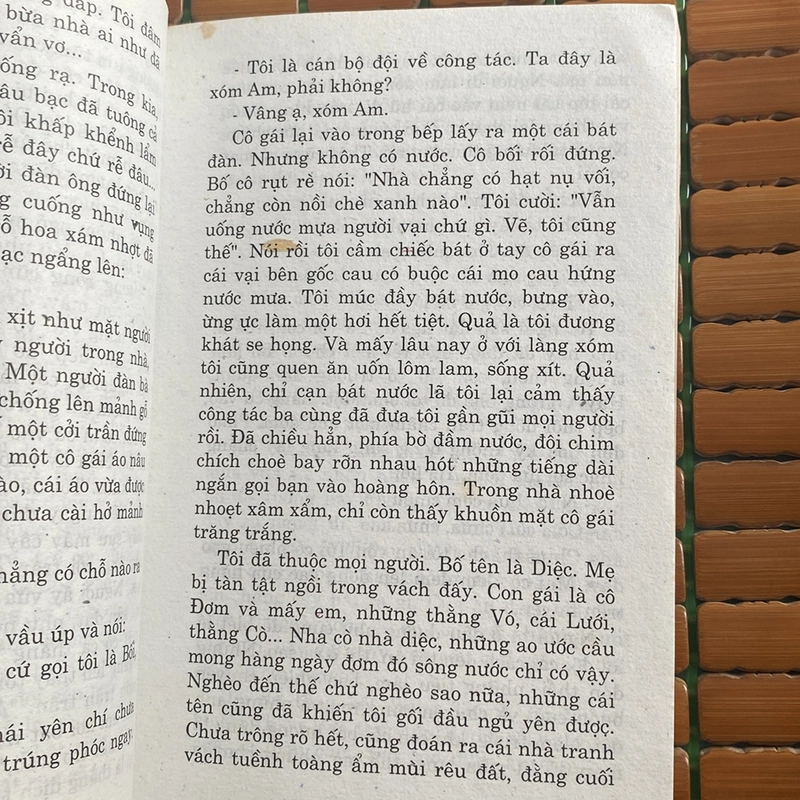 BA NGƯỜI KHÁC, TÔ HOÀI (XB 2007) 518182