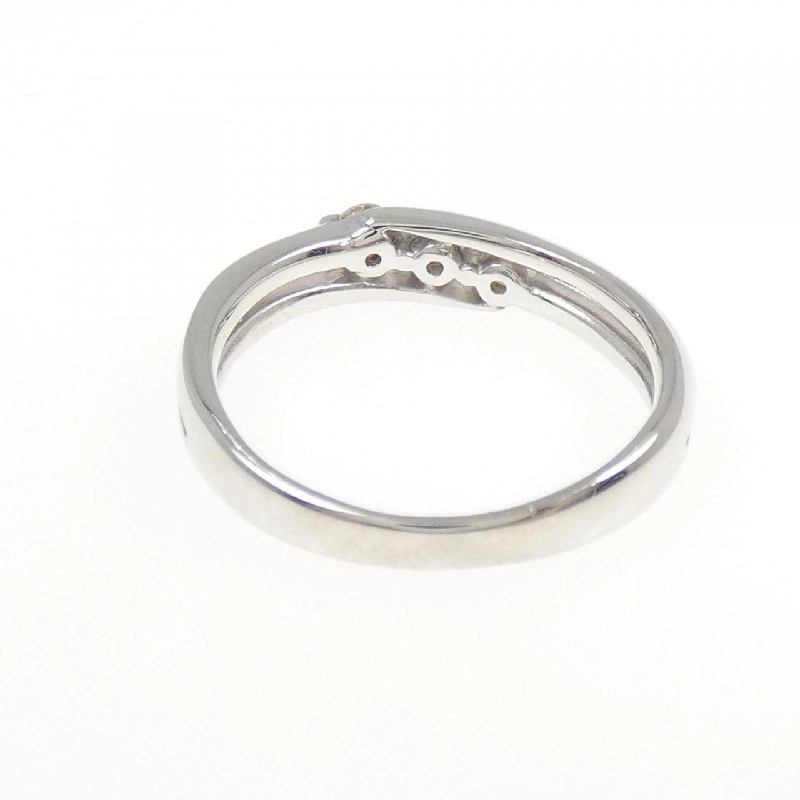 Nhẫn kim cương ba viên K18WG 0.20CT 666179